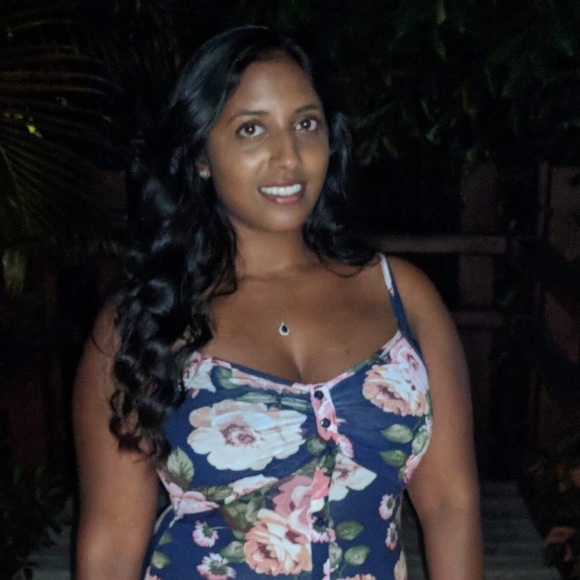 Meet your Posher, Sarah - Picture 1 of 1